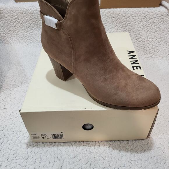 NEW Anne Klein Women's Regency Ankle Boot Bootie Truffle SIZE 9.5 M - Picture 2 of 8